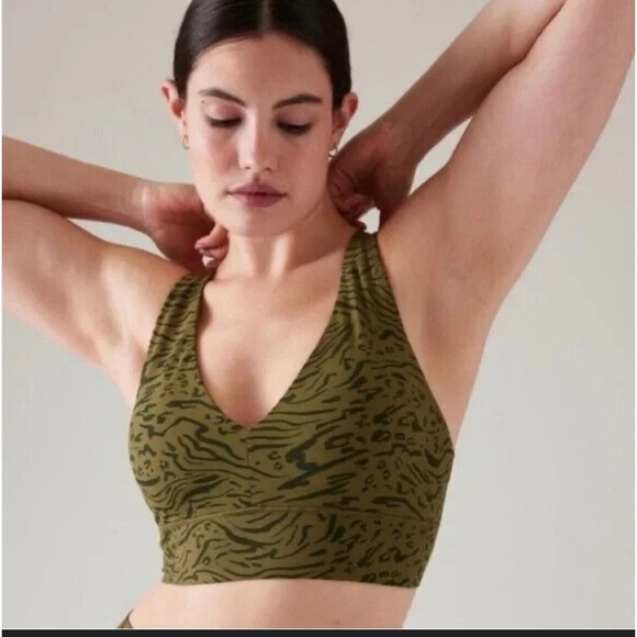 Athleta Set of 2 bras Conscious crop & transcend plunge D-DD+ Size S Like new - Picture 10 of 15